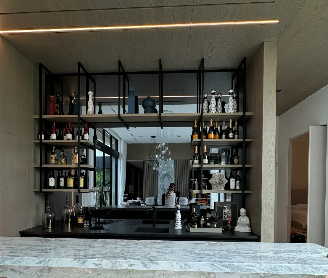 Decotative Mirror & Glass Furniture